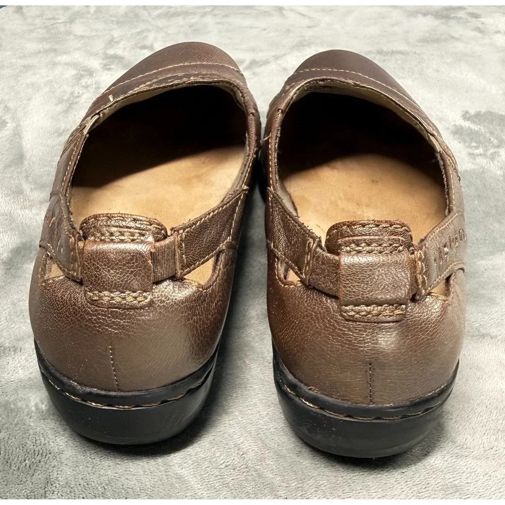 Clarks Collection Womens 8 Bronze Leather Slip On Shoes Cutout Comfort